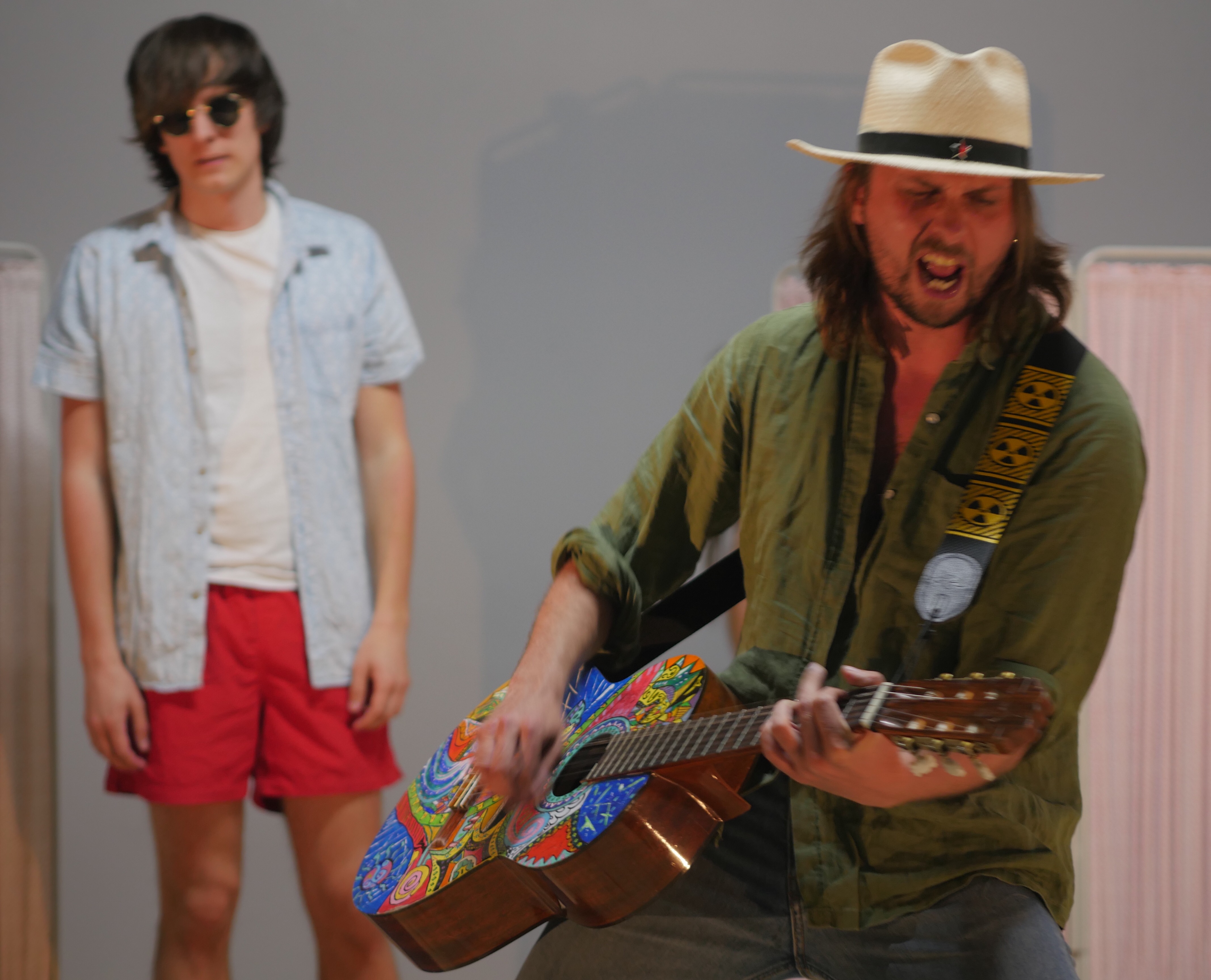 Fra venstre: Thomas Ottersen, Svend Erichsen. Sistnevnte i rollen som Henning Dahl. (Foto: Rune Myrland)